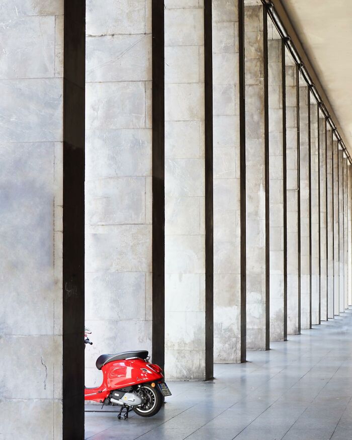 This Photographer Turns Buildings, Windows, And Empty Space Into 55 Mesmerizing Minimalist Scenes