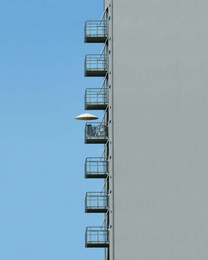 This Photographer Turns Buildings, Windows, And Empty Space Into 55 Mesmerizing Minimalist Scenes