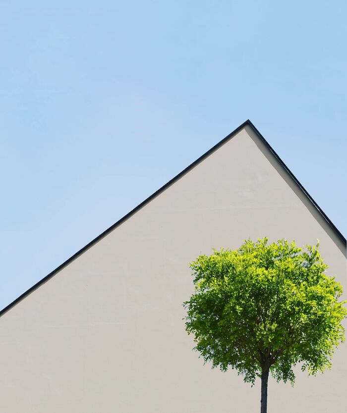 This Photographer Turns Buildings, Windows, And Empty Space Into 55 Mesmerizing Minimalist Scenes