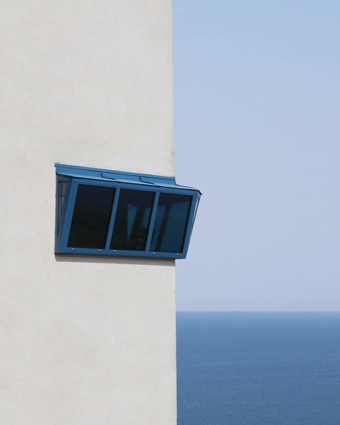 This Photographer Turns Buildings, Windows, And Empty Space Into 55 Mesmerizing Minimalist Scenes