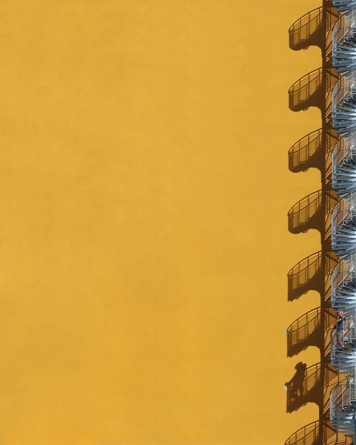 This Photographer Turns Buildings, Windows, And Empty Space Into 55 Mesmerizing Minimalist Scenes