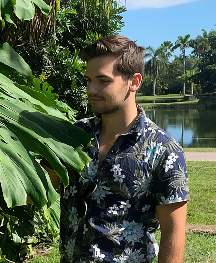 Handsome New York Botanical Garden Scientist Forced To Turn Off Comments After Thirsty Fans Take It Too Far Handsome New York Botanical Garden Scientist Forced To Turn Off Comments After Thirsty Fans Take It Too Far