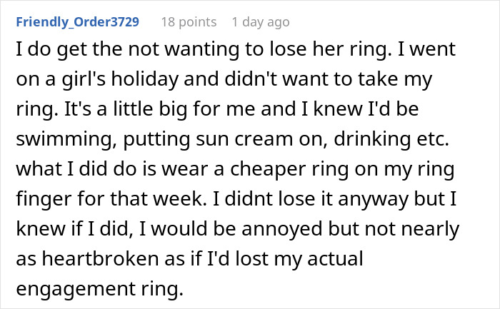 Guy&rsquo;s Imagination Drives Him Mad As He Spots Fianc&eacute;e Not Putting On Her Engagement Ring At Clubs