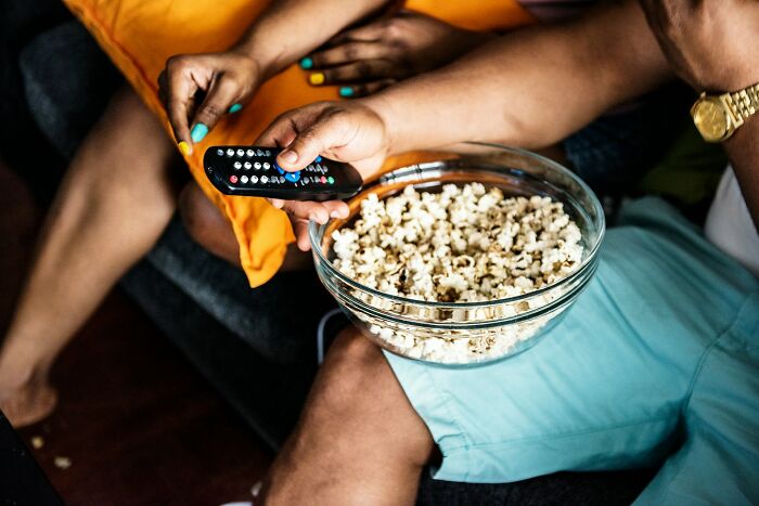 36 &ldquo;Normal&rdquo; Things People Did With Their Families But Only Now Realize How Bizarre They Really Are