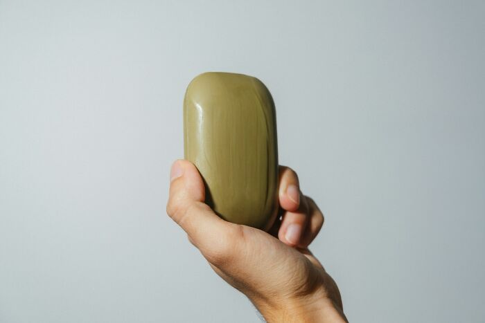 36 &ldquo;Normal&rdquo; Things People Did With Their Families But Only Now Realize How Bizarre They Really Are