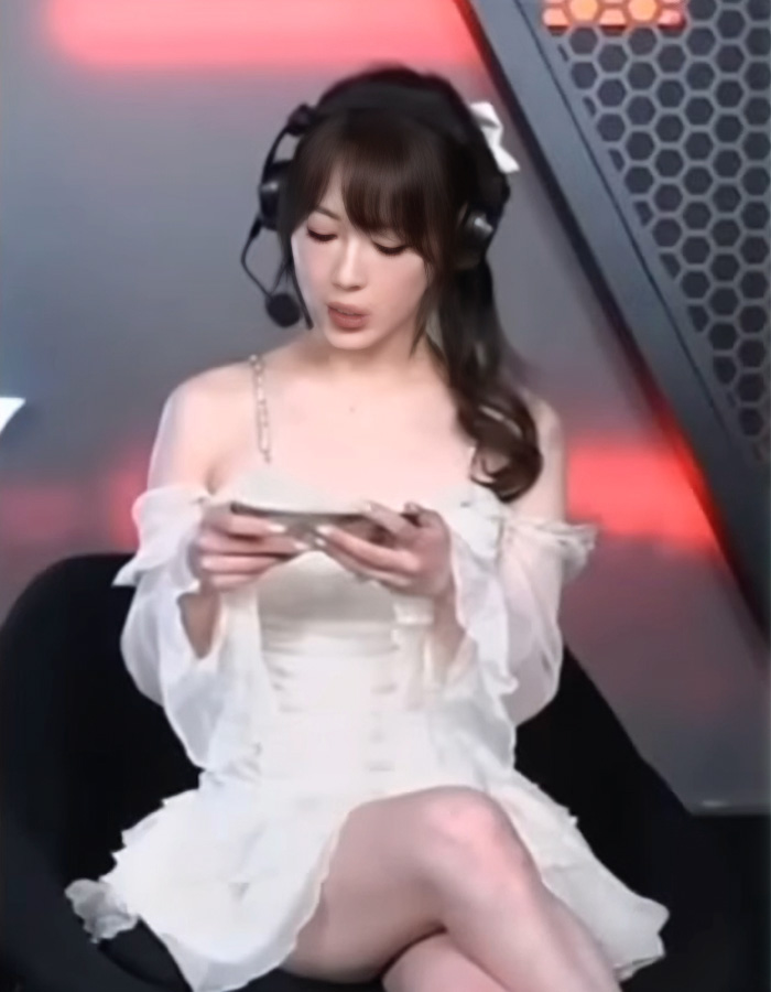 &ldquo;Y&rsquo;all Wanted More Coverage&rdquo;: Esports Host Genius Response After Trolls Targeted Her Over ‘Revealing’ Outfit