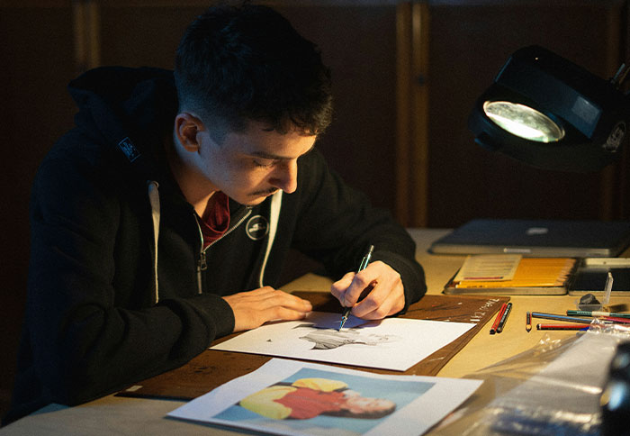 Guy Asks For Space After Seeing Friend&rsquo;s Artwork Of His Mother