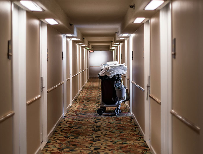 &ldquo;Don&rsquo;t Tell My Wife&rdquo;: 55 Hotel Workers Share Guest Stories That Left Them Absolutely Speechless