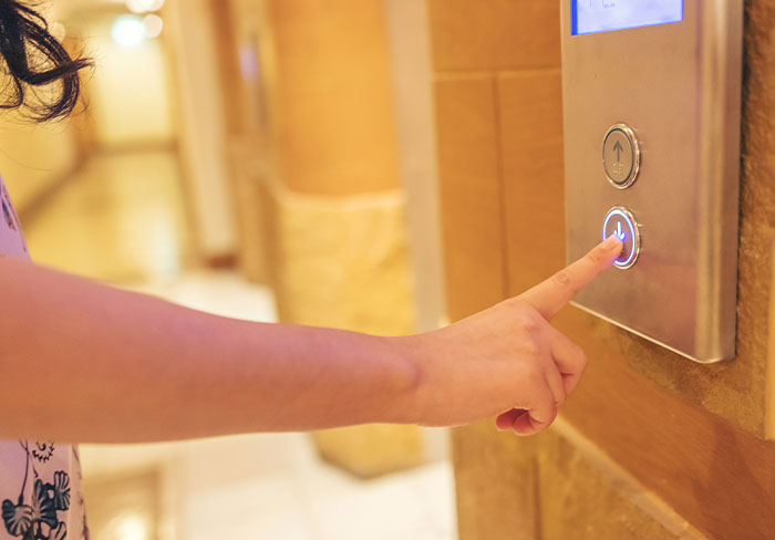 “Full Of Free Water”: 38 Hotel Hacks People Swear By That Others Don’t Know