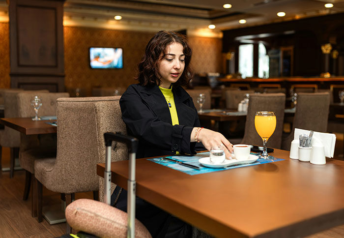 “Full Of Free Water”: 38 Hotel Hacks People Swear By That Others Don’t Know