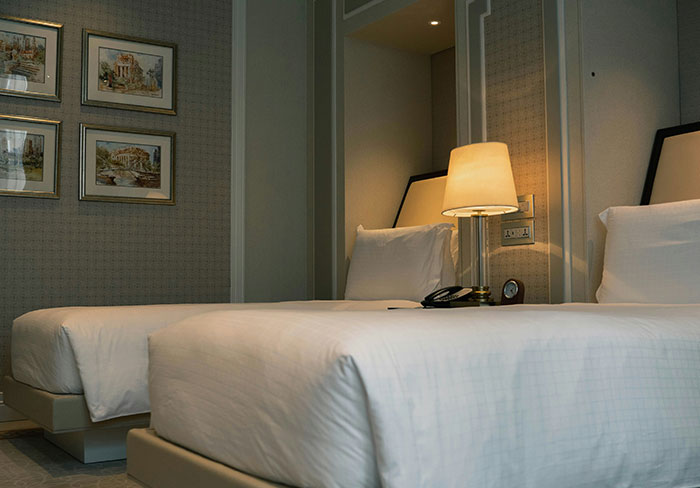 “Full Of Free Water”: 38 Hotel Hacks People Swear By That Others Don’t Know