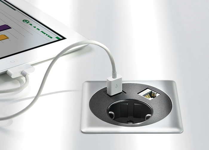 “Full Of Free Water”: 38 Hotel Hacks People Swear By That Others Don’t Know