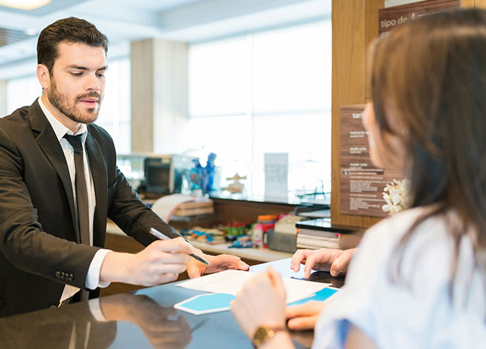 “Full Of Free Water”: 38 Hotel Hacks People Swear By That Others Don’t Know