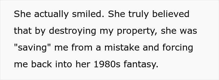 Mother Pours Wine Over Daughter’s Wedding Dress While Smiling, Says It’s Fate