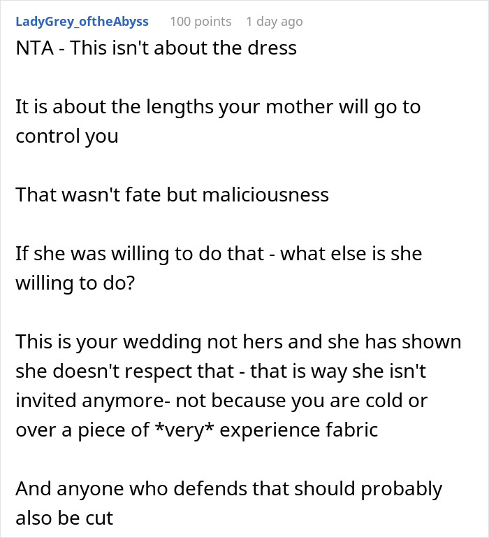 Mother Pours Wine Over Daughter’s Wedding Dress While Smiling, Says It’s Fate