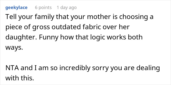 Mother Pours Wine Over Daughter’s Wedding Dress While Smiling, Says It’s Fate