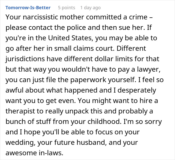 Mother Pours Wine Over Daughter’s Wedding Dress While Smiling, Says It’s Fate