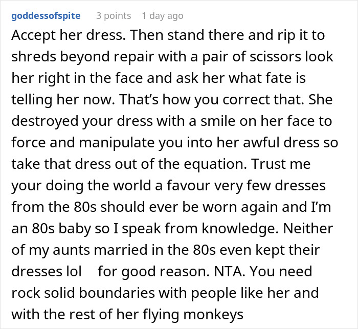 Mother Pours Wine Over Daughter’s Wedding Dress While Smiling, Says It’s Fate