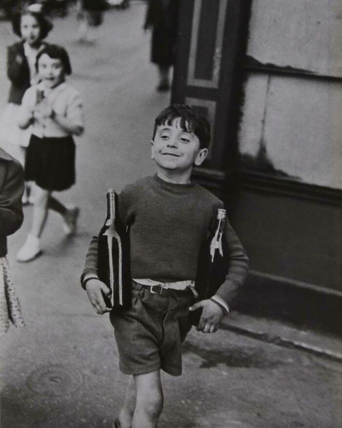 40 Vintage Pics Of Children Shared By ‘Simple Is Beautiful Photography’ Filled With Memory And Tenderness