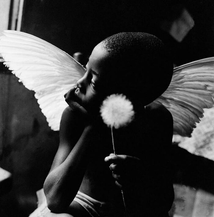 40 Vintage Pics Of Children Shared By ‘Simple Is Beautiful Photography’ Filled With Memory And Tenderness
