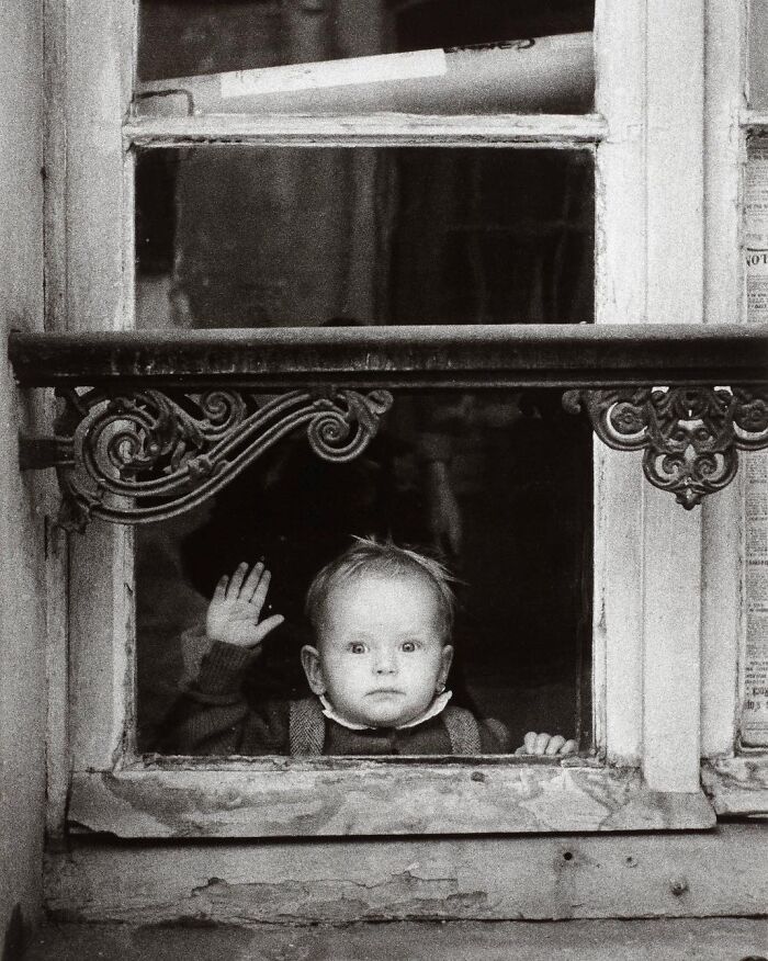 40 Vintage Pics Of Children Shared By ‘Simple Is Beautiful Photography’ Filled With Memory And Tenderness