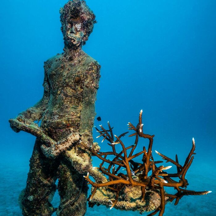 40 Unique Sculptures That Turn The Sea Floor Into A Living Art Gallery While Restoring Fragile Ecosystems