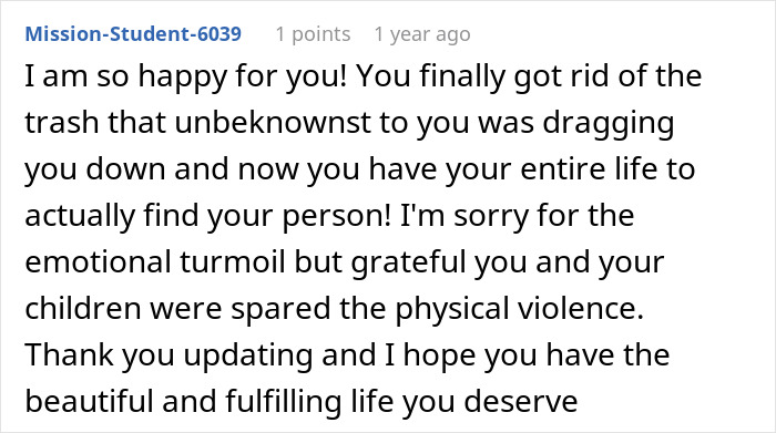 &ldquo;Suddenly, Trust Is Gone&rdquo;: Woman Considers Divorce After Her Husband Starts Acting Weird