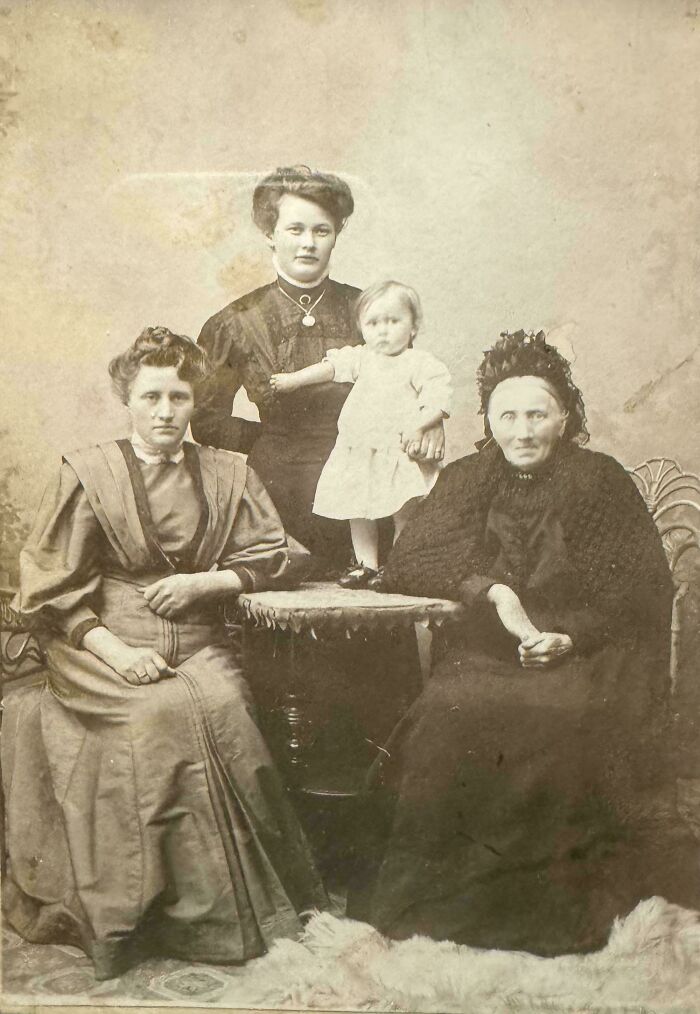 109 Photos From Decades Ago That Still Speak Louder Than Today&rsquo;s Headlines (New Pics)