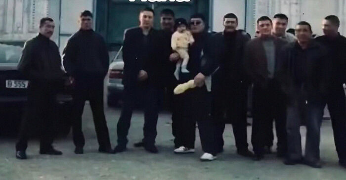 79 Funny And Chaotic Childhood Photos These Folks Probably Wanted To Burn