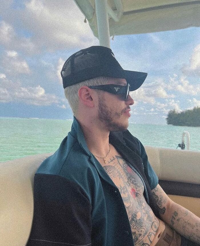 “How Does He Have $200k?”: Internet Baffled After Pete Davidson Shows Off Bare Arms Following Tattoo Removal