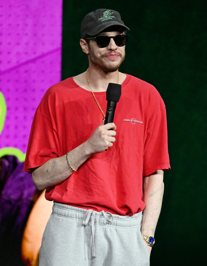 “How Does He Have $200k?”: Internet Baffled After Pete Davidson Shows Off Bare Arms Following Tattoo Removal