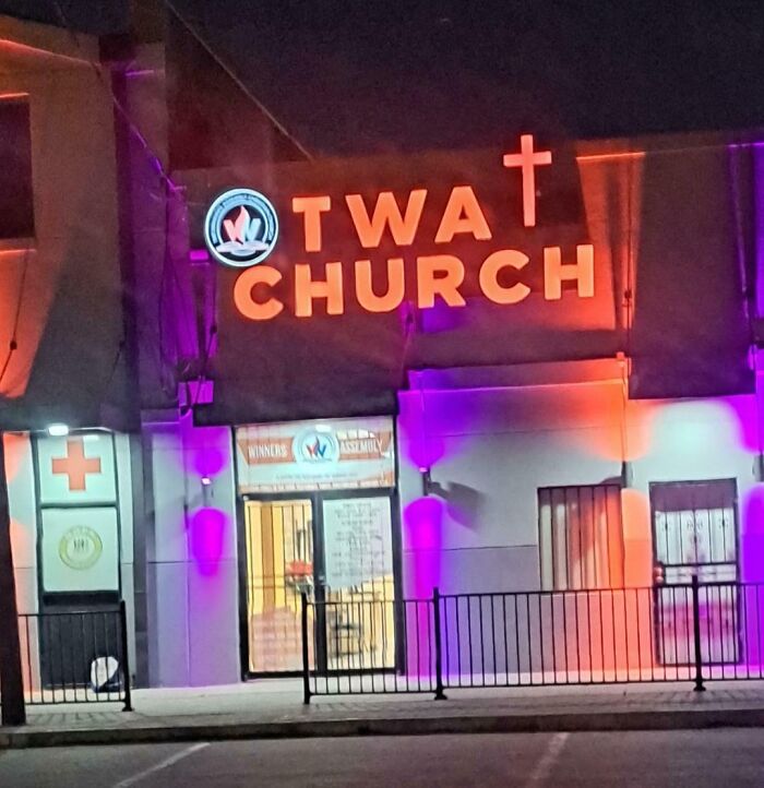 Here&rsquo;s What Happens When Designers Work Without Common Sense, In 79 Hilarious Pics