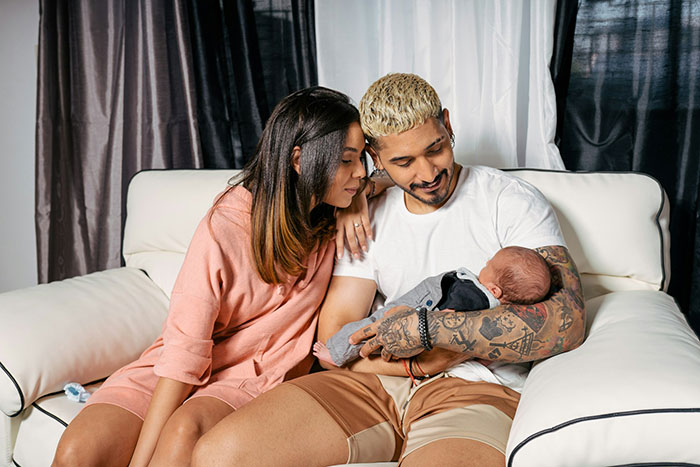 Man Plays Video Games For 5 Hours, Then Complains When Wife Tracks Time He Spent With Their Baby