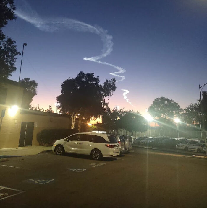 “Karen” Faces Instant Karma After Making Racist Comments To Kids Then Biting Cop