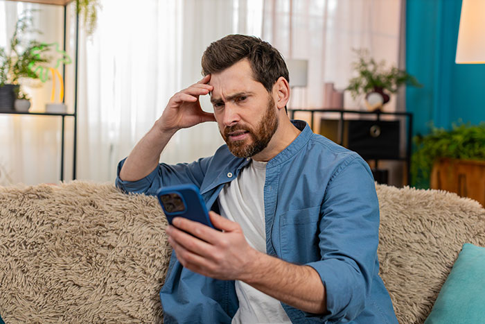 “Life Still Carries On”: Mental Health Worker Refuses To Give Day Off To Man Putting Down Sick Pet