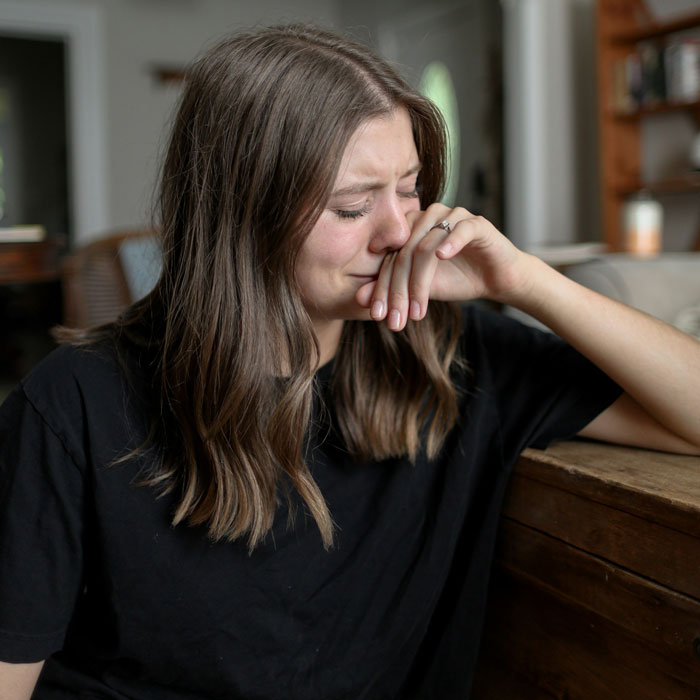 Woman Buys Concert Tickets For BF&rsquo;s Birthday Because He &ldquo;Loves Bands&rdquo;, His Reaction Makes Her Cry