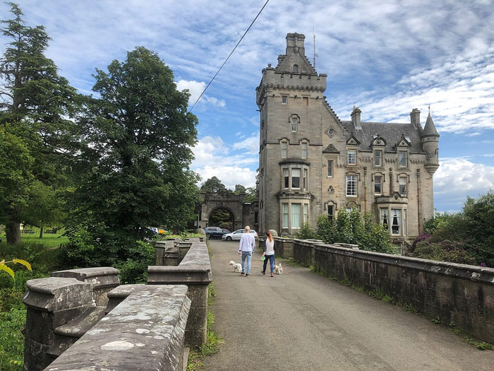 &ldquo;I Think It&rsquo;s Where The Aliens Are&rdquo;: 69 Urban Legends That Still Freak People Out