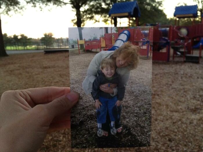 40 &ldquo;Dear Photograph&rdquo; Moments Where People Revisit Their Past In The Most Emotional Way