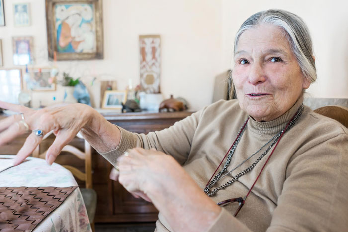 Bro Demands Sis Give Up Beloved Heirloom Ring For His Proposal, Calls Her Selfish As She Refuses