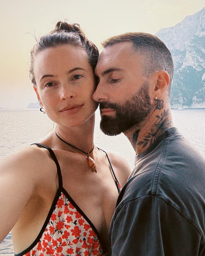 “The Milk Has Spoiled”: Adam Levine’s New Red Carpet Look Leaves Fans Stunned