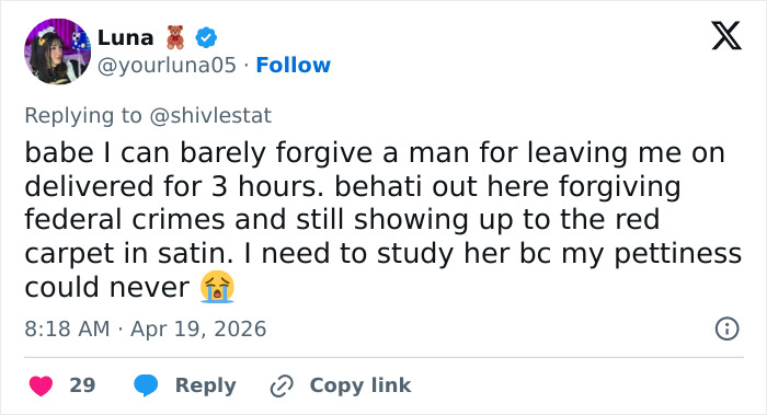 “The Milk Has Spoiled”: Adam Levine’s New Red Carpet Look Leaves Fans Stunned