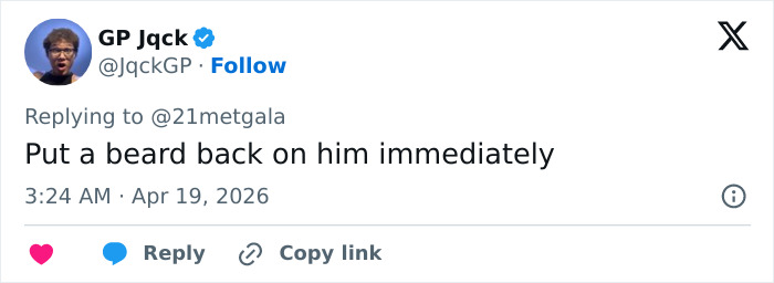 “The Milk Has Spoiled”: Adam Levine’s New Red Carpet Look Leaves Fans Stunned