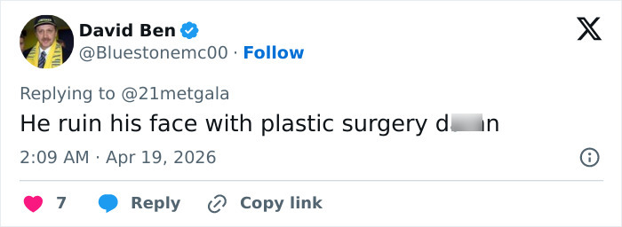 “The Milk Has Spoiled”: Adam Levine’s New Red Carpet Look Leaves Fans Stunned