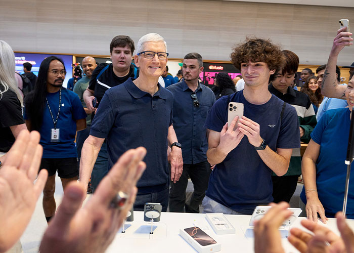 Tim Cook’s Real Reason For Abruptly Bailing As Apple CEO Revealed In Bombshell Report