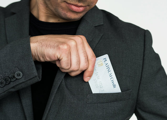 &ldquo;$200 Worth Of Pizza For $1.3M&rdquo;: 85 Times The Ultra-Rich Spent Money In Ways That Feel Almost Offensive