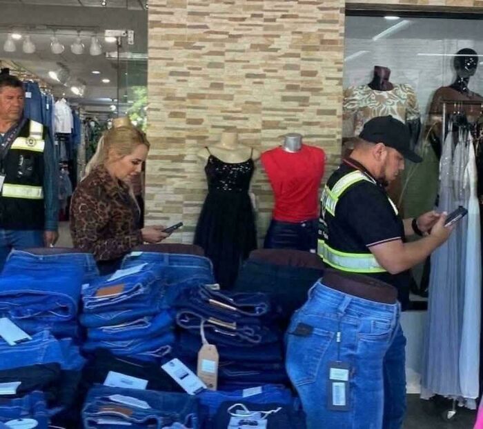 115 Misleading And Confusing Photos That Seem Like A Glitch In Real Life (New Pics)