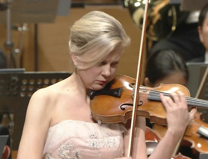 Many Torn Between Blaming Conductor Or Soloist After Antique Violin Valued In Millions Is Destroyed On Stage