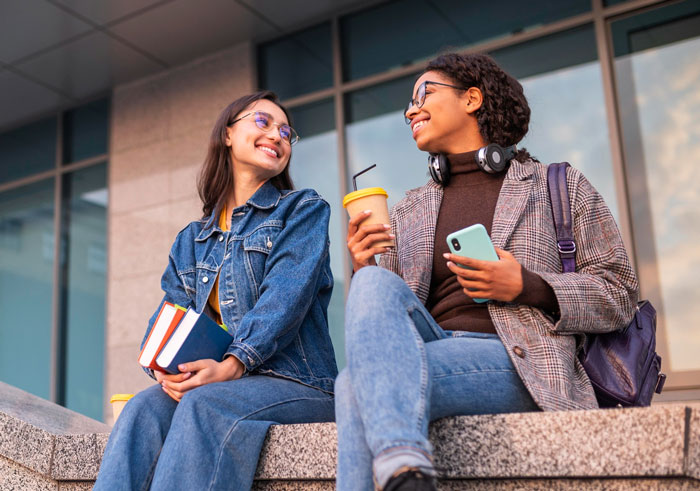 “It’ll Cost You Your Husband”: Friend Refuses To Pay $200 To Woman’s BF, Woman Causes Her Divorce