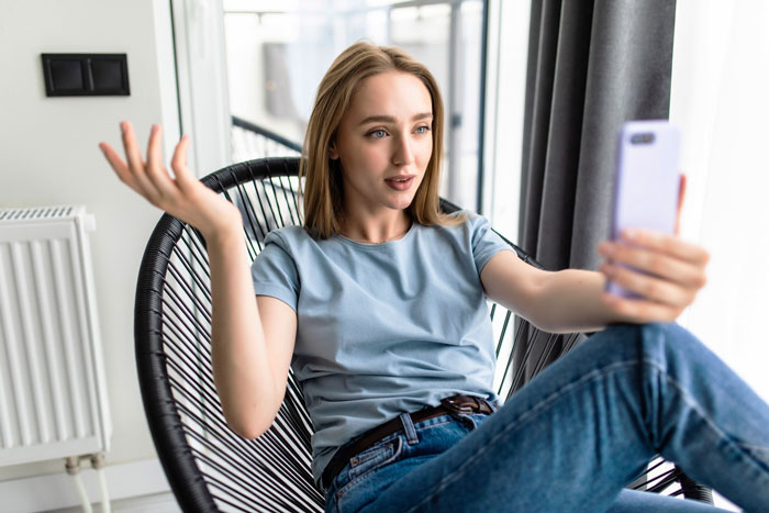 “It’ll Cost You Your Husband”: Friend Refuses To Pay $200 To Woman’s BF, Woman Causes Her Divorce