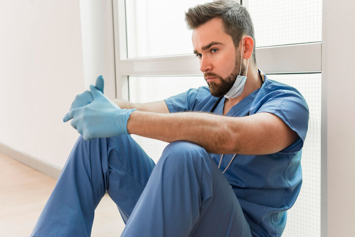 28 Nasty And Revolting Things Medical Workers Witnessed And Badly Wish They Could Unsee
